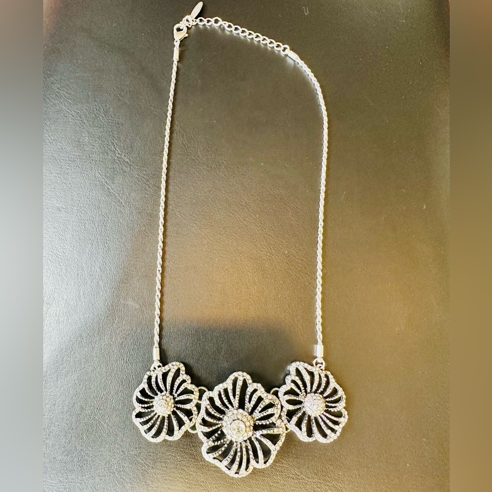🌸🔥3 for 10🔥🪩Nygard Rhinestone Encrusted Necklace🪩🌸